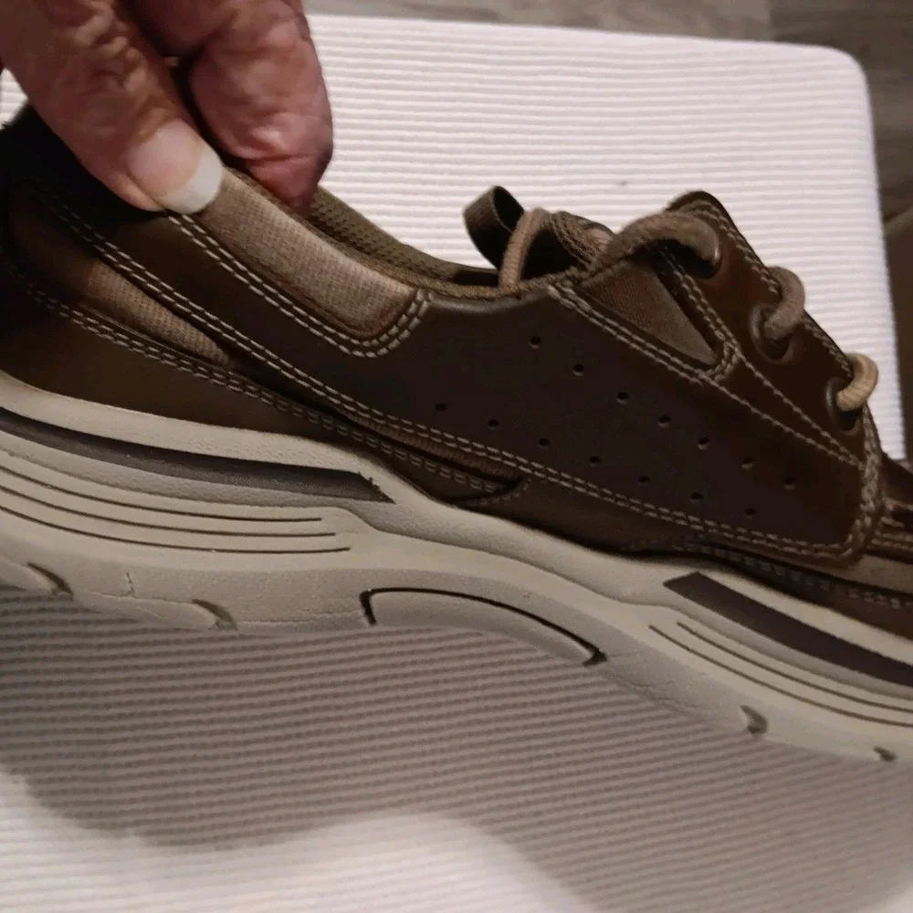 Skechers Mens Sz 11 Expended Menson Brown Leather Loafer Boat Shoe 56296 EUC